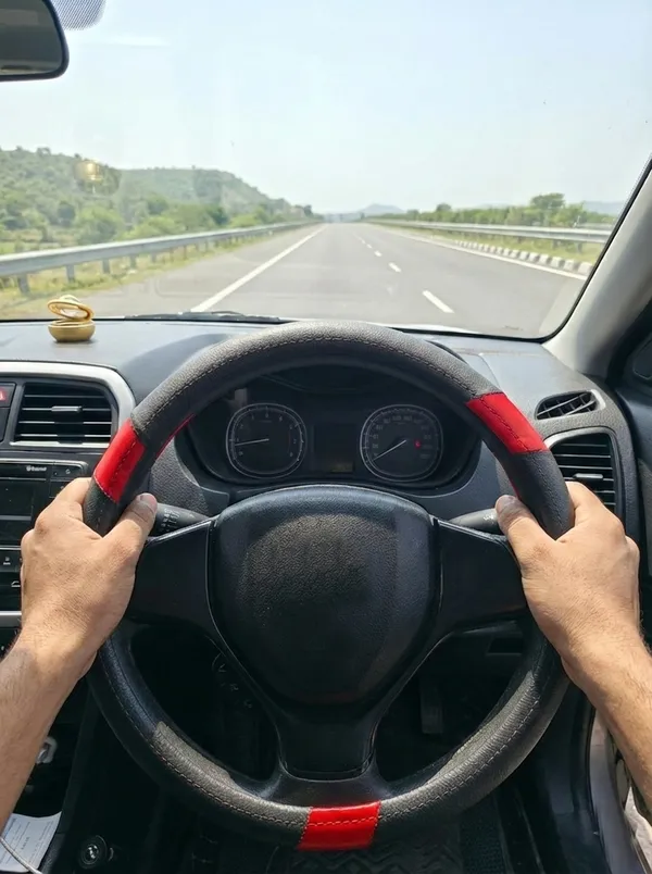 Steering_Black_Red_3_Small_Patti