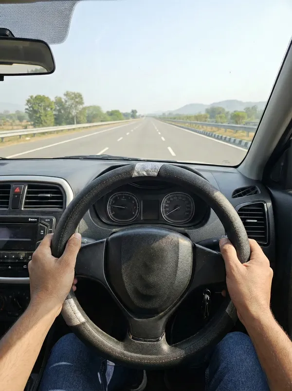 Steering_Black_Silver_3_Small_Patti
