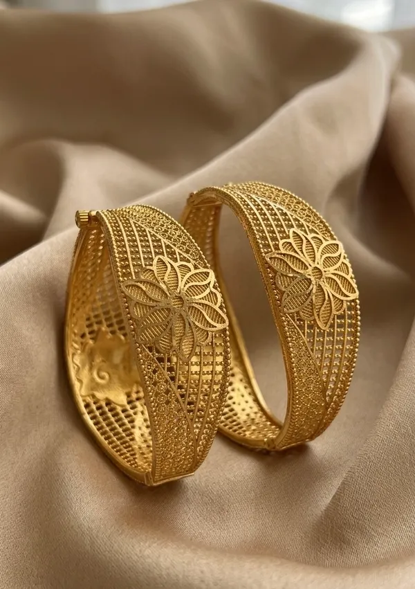 Gold_Metal_Blue_Green_Stone_Embellished_Textured_Bangles_For_Women