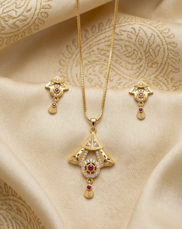 MICRO_GOLD_PLATTED_CHAIN_PENDANT_WITH_EARRING_SET