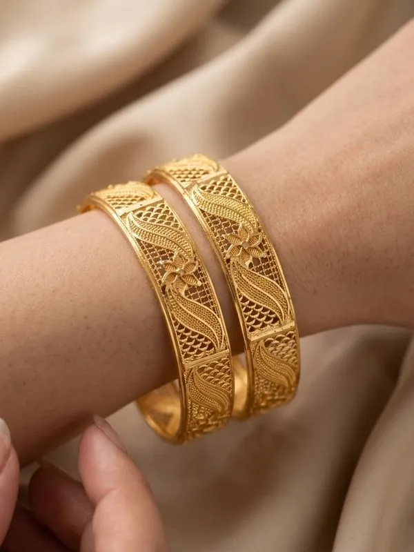 Gold-Plated_Kundan_Floral_Bangles_For_Women