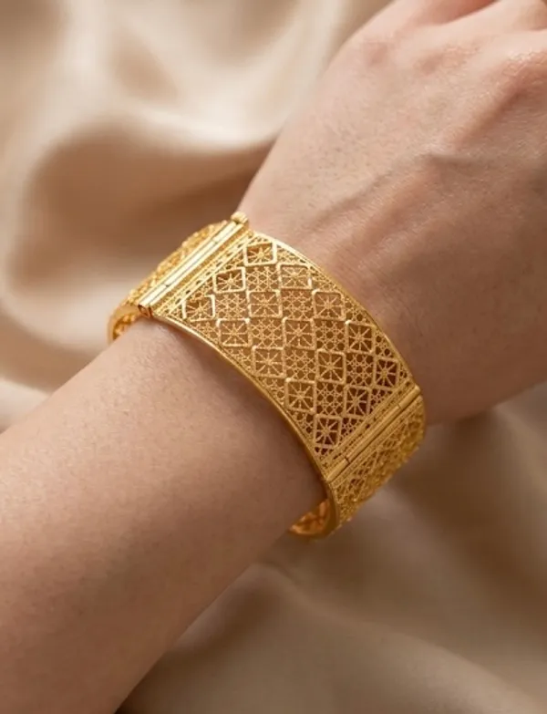 Gold-Plated_Floral_Ruby_Stone_Mesh_Bangles_For_Women