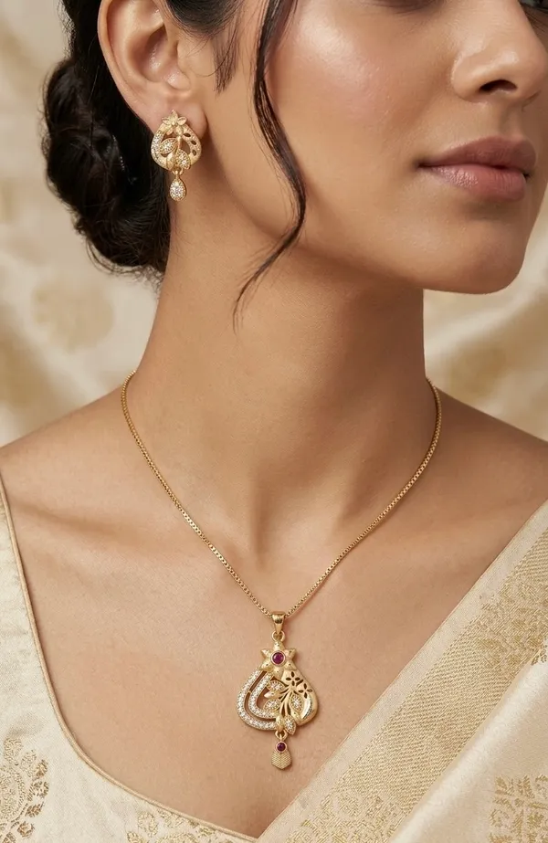 MICRO_GOLD_PLATTED_CHAIN_PENDANT_WITH_EARRINGS_SET