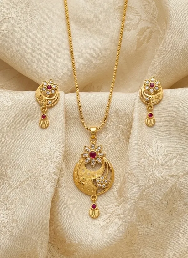 MICRO__GOLD_PLATTED_CHAIN_PENDANT_WITJH_EARRING_SET