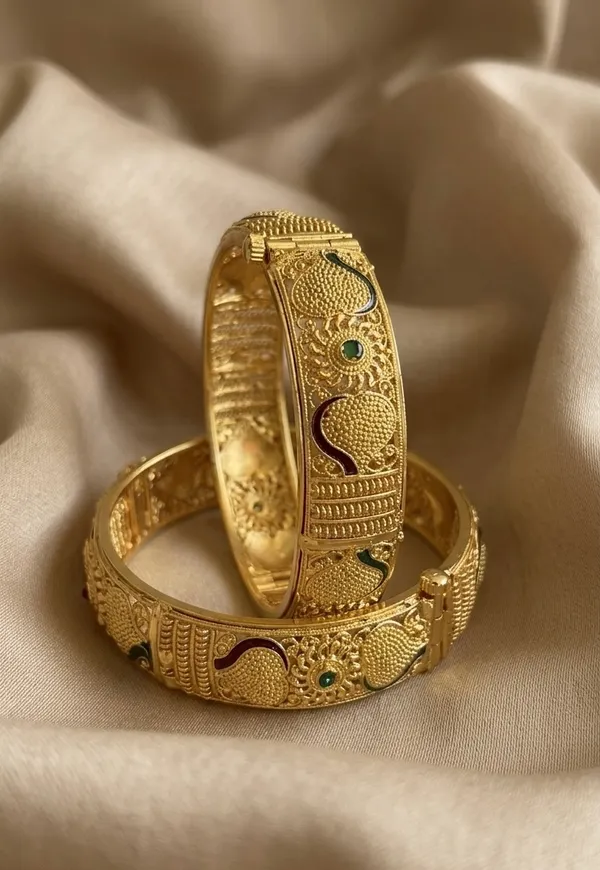 Gold-Plated_Star_Geometric_Textured_Bangles_For_Women