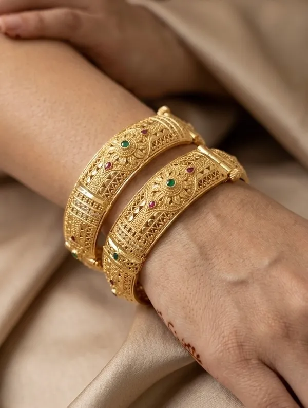 Gold_Metal_American_Diamond_Studded_Bangles_For_Women