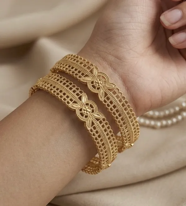 Gold_Metal_Filigree_Black_Stone_Floral_Bangles_For_Women