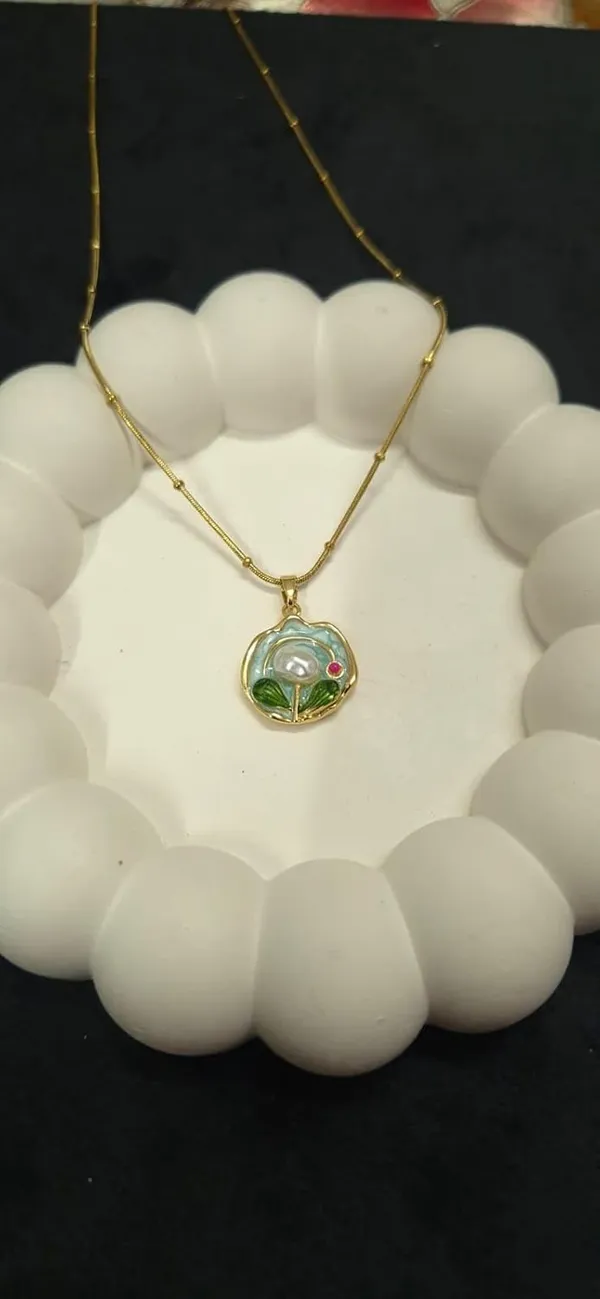 Floral_Pearl_Enamel_Pendant_Necklace