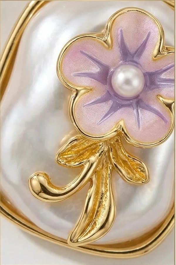 Floral_Enamel_Pearl_Pendant_Necklace