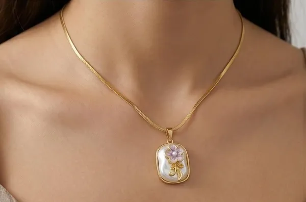 Floral_Enamel_Pearl_Pendant_Necklace