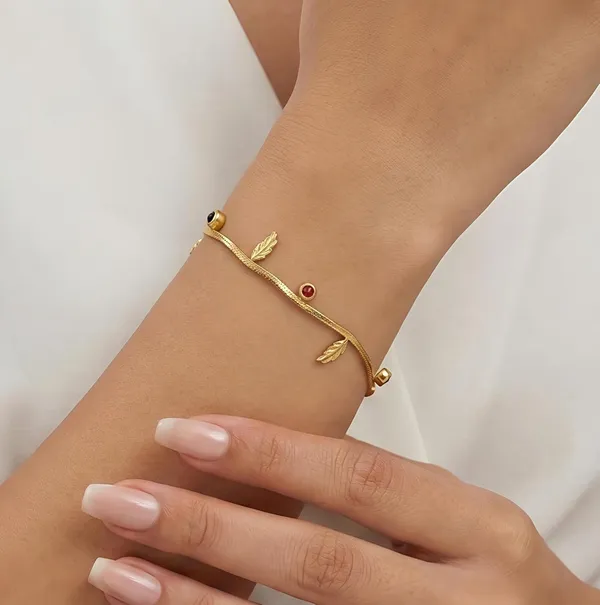 Leaf_Charm_Alloy_Bracelet