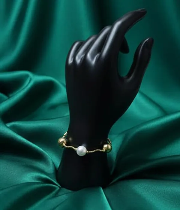 Bolo_Bracelet_With_Pearls
