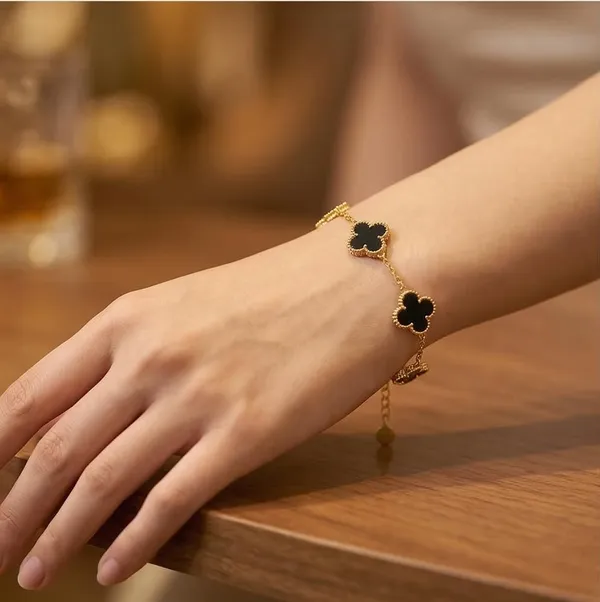 Stainless_Steel_Clover_Chain_Bracelet