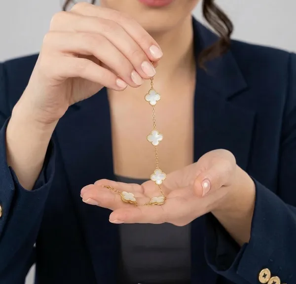 Clover_Charm_Bracelet