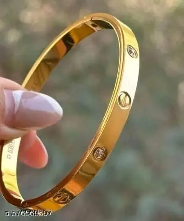 Diamond_Studded_Bracelet_For_Women