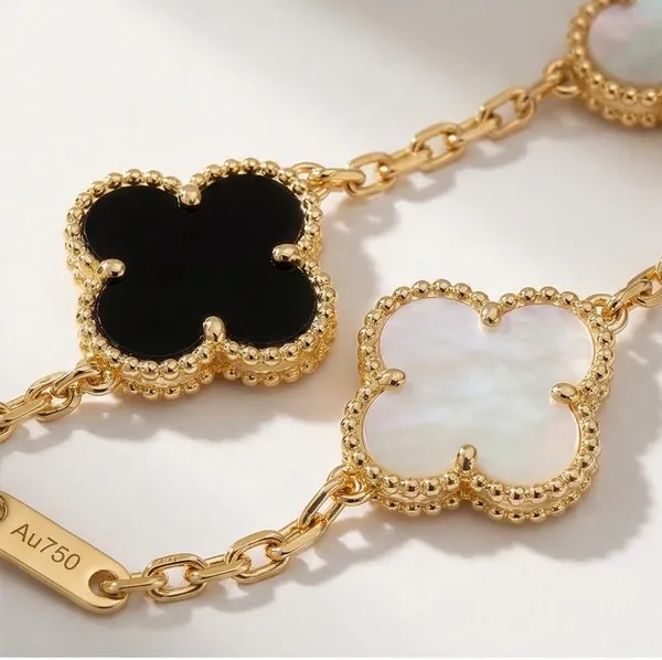 Clover_Bracelet_For_Women