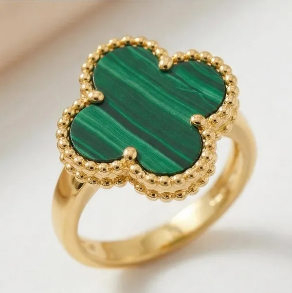 Clover_Charm_Jewelry_Set