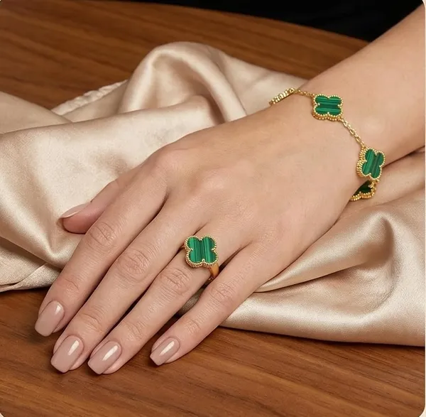 Clover_Charm_Jewelry_Set