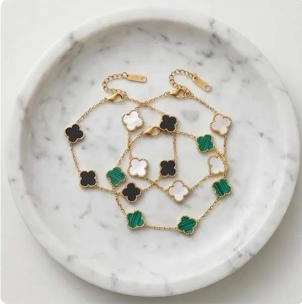 Clover_Charm_Bracelet_For_Women