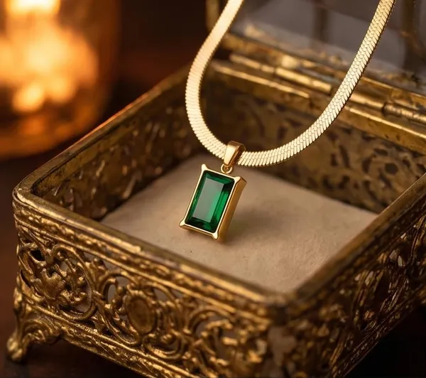 V_Shape_Pendant_Necklace_For_Women