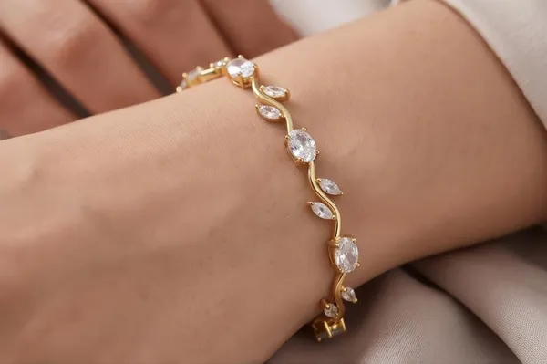 Tulip_Leaf_Vine_Bracelet