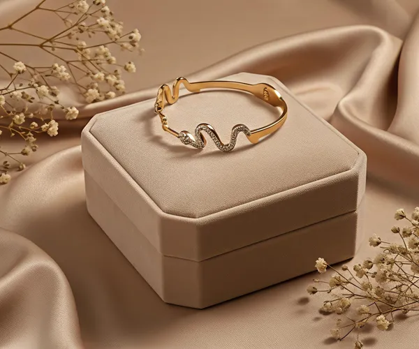 Ishrin_Studio_Alloy_Cubic_Zirconia_Gold-plated_Bangle