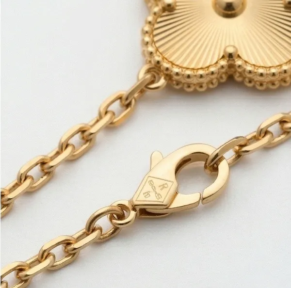 Ishrin_Studio_Stainless_Steel_Gold-plated_Bracelet
