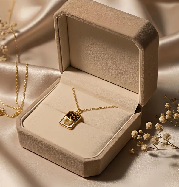 Ishrin_Studio_Ishrin_Studio_Honeycomb_Butterfly_Gold_Plated_Pendant_Necklace_Pearl_Gold-plated_Plated_Alloy,_Stainless_Steel_Necklace