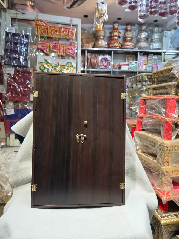 Wood_Brass_Dark_Brown_Lockable_Jewelry_Box