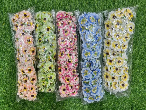 Artificial_Fabric_Multicolor_Daisy_Flower_Stems