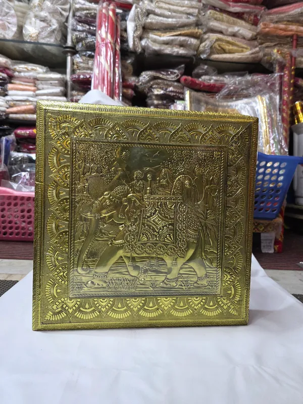 Brass_Traditional_Embossed_Square_Storage_Box