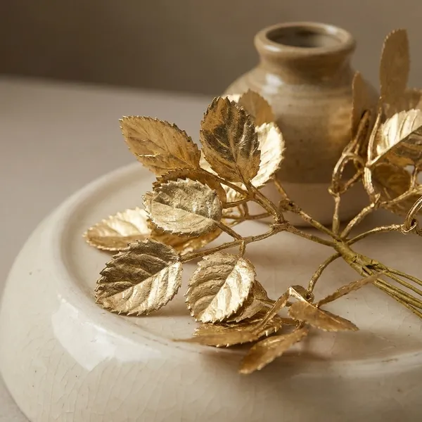Metallic_Plastic_Golden_Artificial_Leaves_For_Craft_Decoration