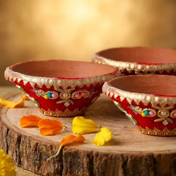 Terracotta_Clay_Wedding_Gold_Embellished_Sakori_Set_Of_5