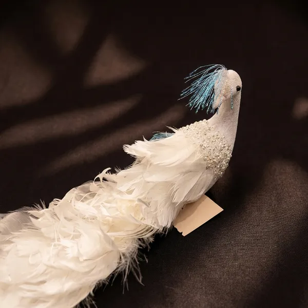 Resin_Feather_Decorative_White_Bird_Showpiece