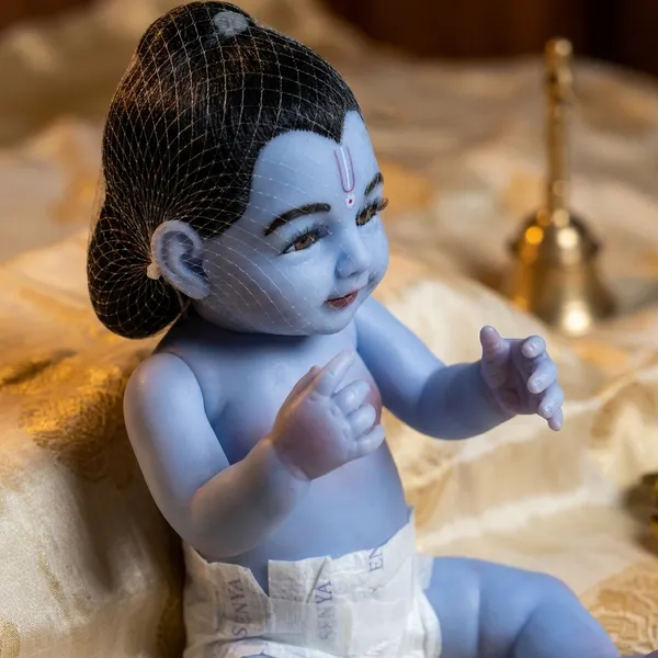 Resin_Devotional_Baby_Krishna_Idol