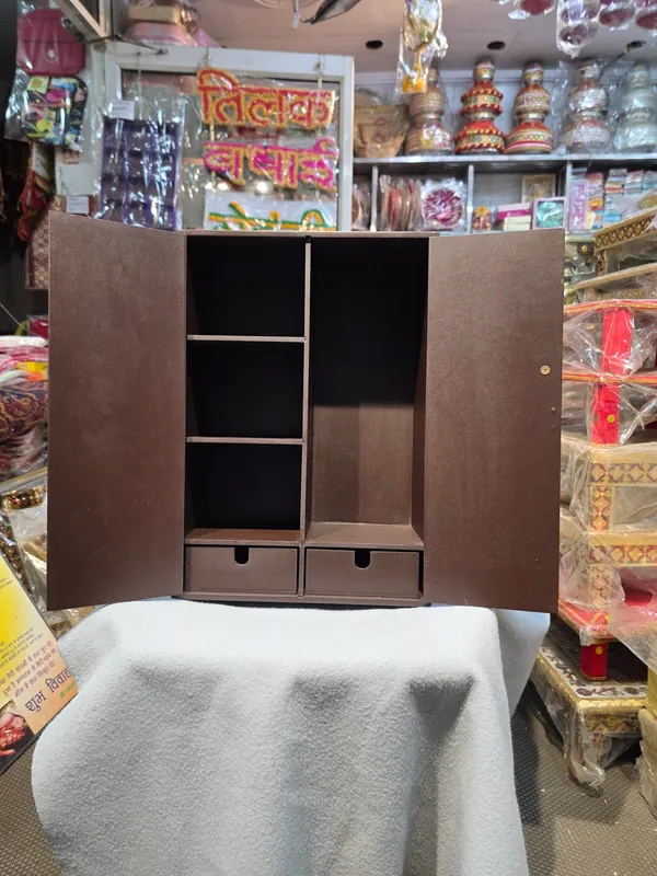 Wood_Brass_Dark_Brown_Lockable_Jewelry_Box