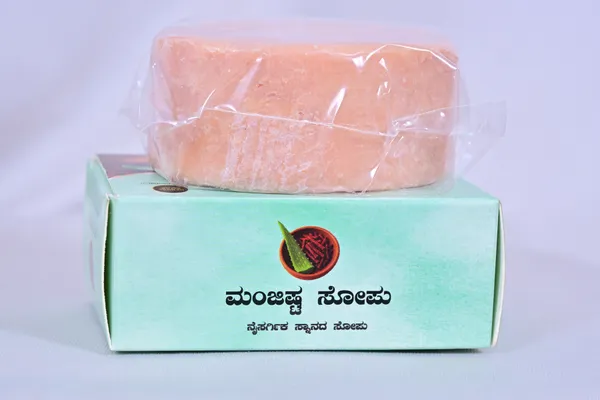 Pack_of_3_Universe_Manjistha_Handmade_Bath_Soap_for_Pigmentation