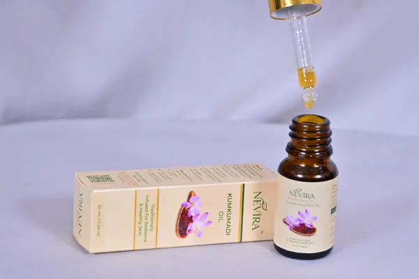 Pack_of_2_Nevira_Kumkumadi_Ayurvedic_Herbal_Beauty_Oil_+_Univarsal_Herbal_Hair_Oil_250_Ml