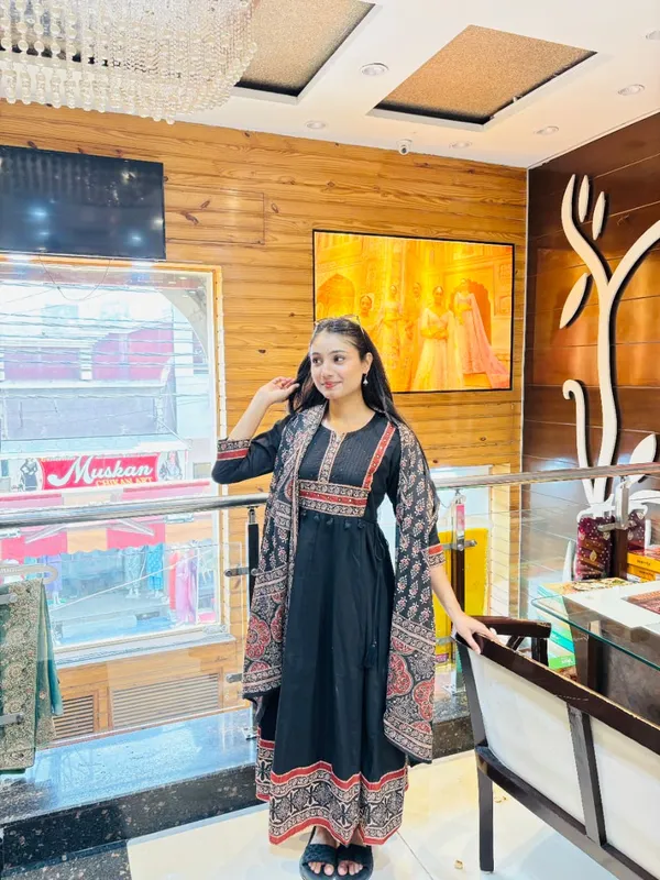 Elegant_Black_Printed_Anarkali_Kurta_Set_with_Dupatta_for_Women