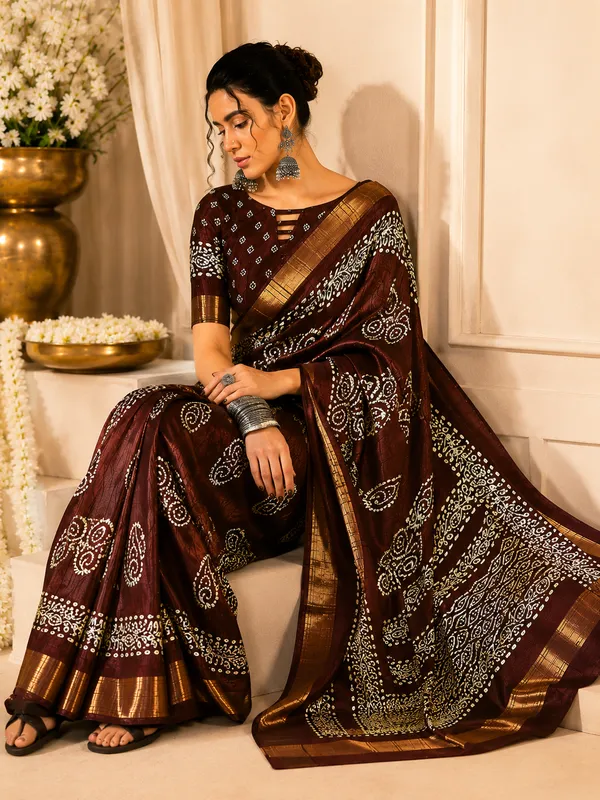 Elegant_Brown_Batik_Silk_Saree_with_Golden_Border