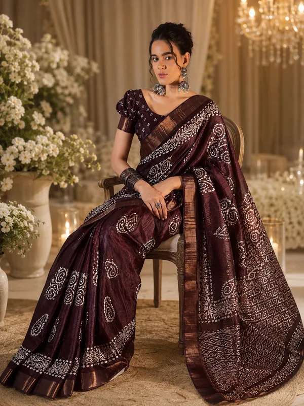 Elegant_Coffee_Brown_Saree_with_Traditional_Print