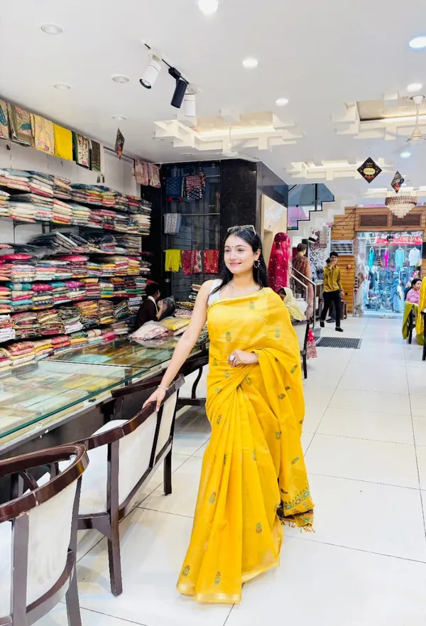 Elegant_Mustard_Yellow_Linen_Cotton_Saree_with_Woven_Buti_&_Designer_Pallu