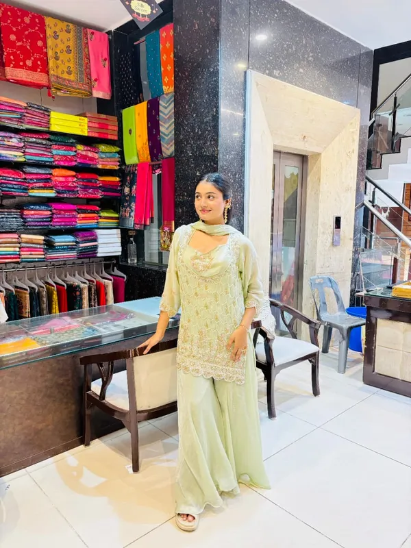 Elegant_Pastel_Green_Embroidered_Sharara_Suit_Set