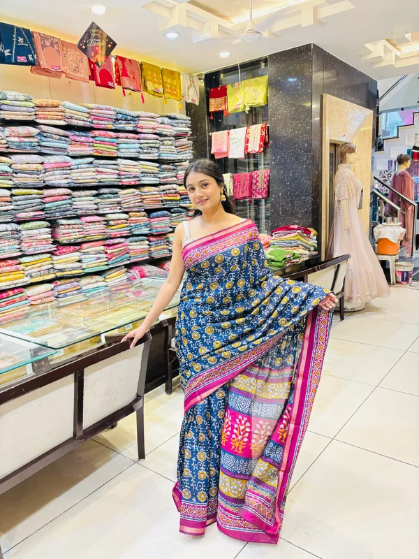 Royal_Blue_&_Magenta_Designer_Saree_–_Premium_Ethnic_Elegance