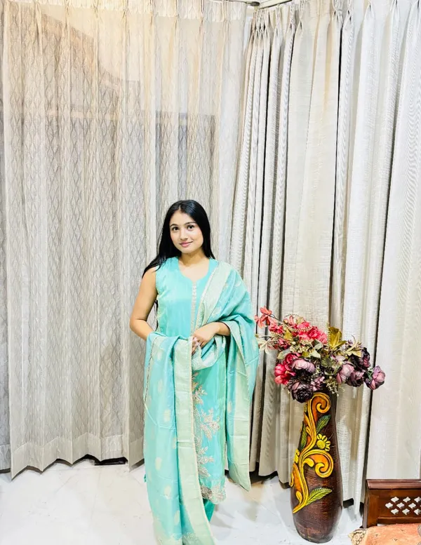 Women's_Sea_Green_Embroidered_Kurti_Trouser_with_Dupatta_Set