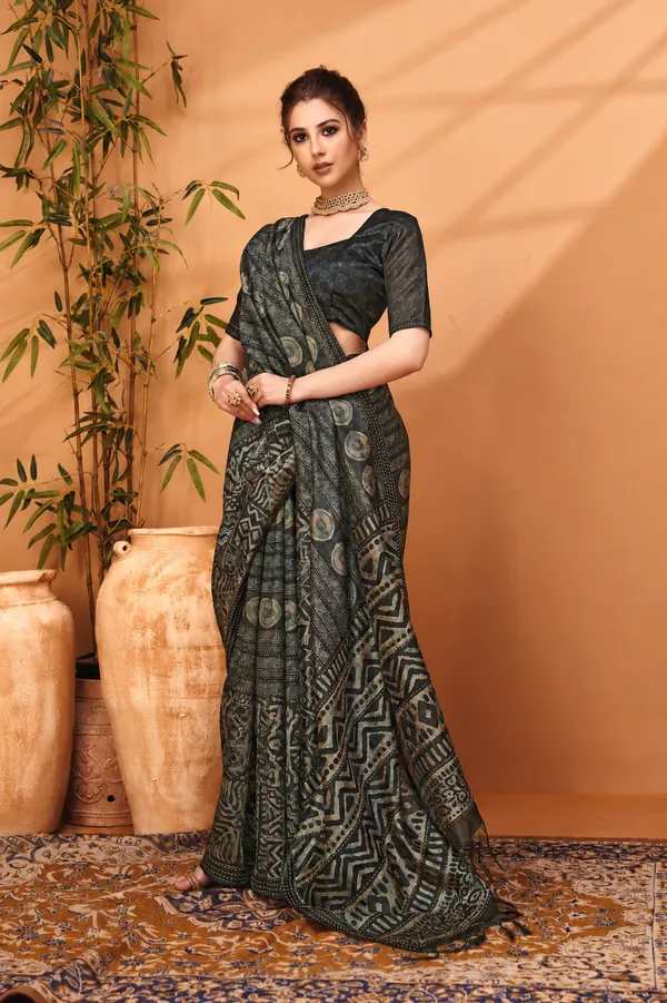 Artistic_Tribal_Print_Saree_In_Smoky_Grey