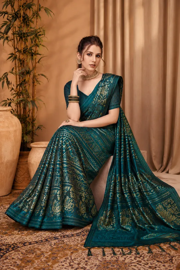Elegant_Rama_Green_Linen_Silk_Saree_With_Prints