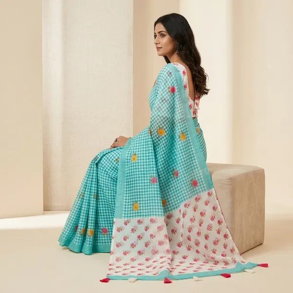 Turquoise_Gingham_Check_printed_Saree_with_Floral_Motif_print_with_blouse_peice