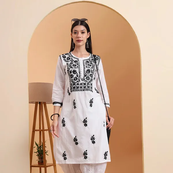 White_Mulmul_Cotton_Chikankari_Kurta_For_Women
