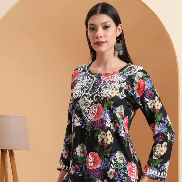 Black_Rayon_Floral_Printed_Short_Kurti_For_Women